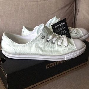 Converse Shoes - Converse low top sneaker Converse Shoes - Converse low top sneaker